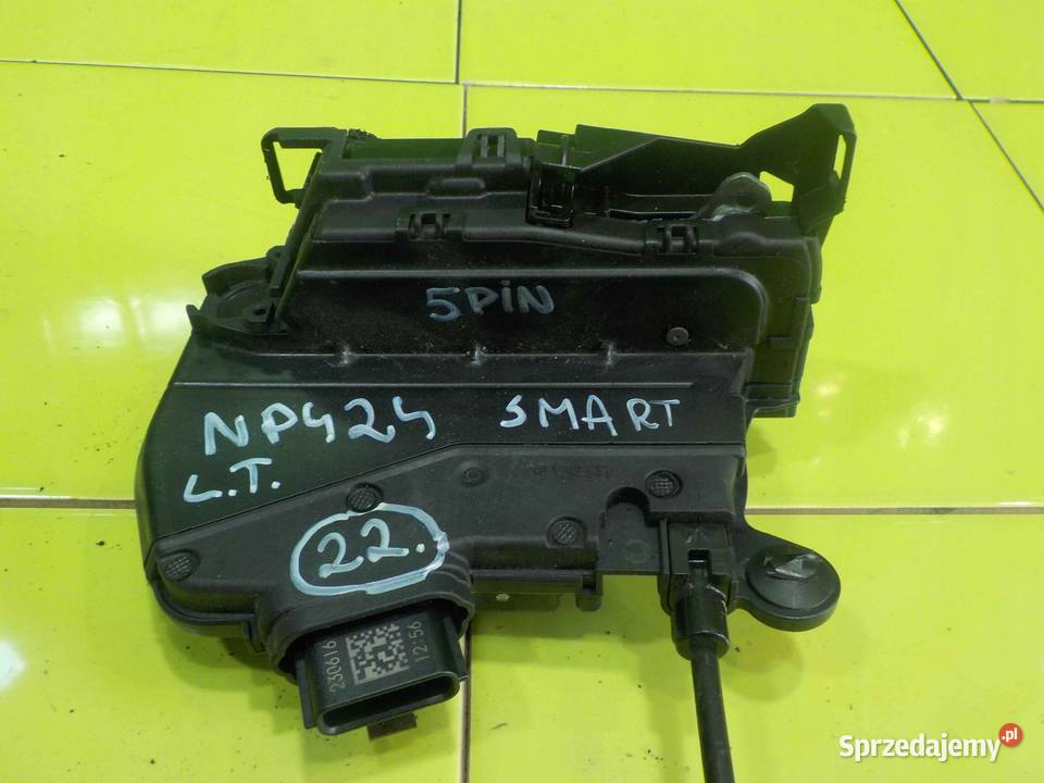 SMART FORFOUR II 16r zamek drzwi lewy tyl osobowe Suków