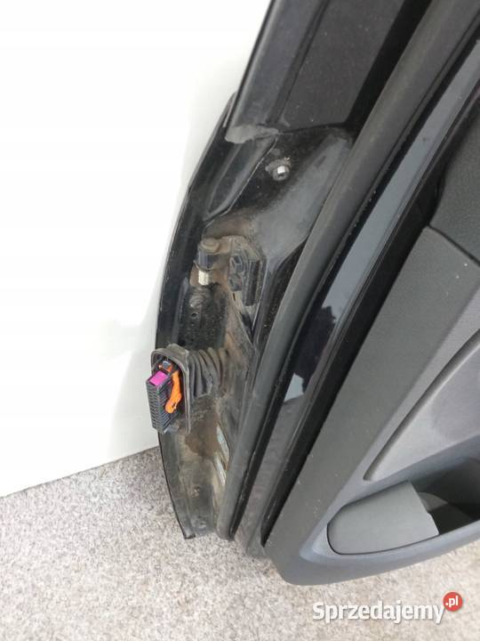 DRZWI PRAWE TYŁ SEDAN LC9X MK5 Volkswagen Jetta