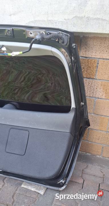 Klapa Toyota Avensis T25