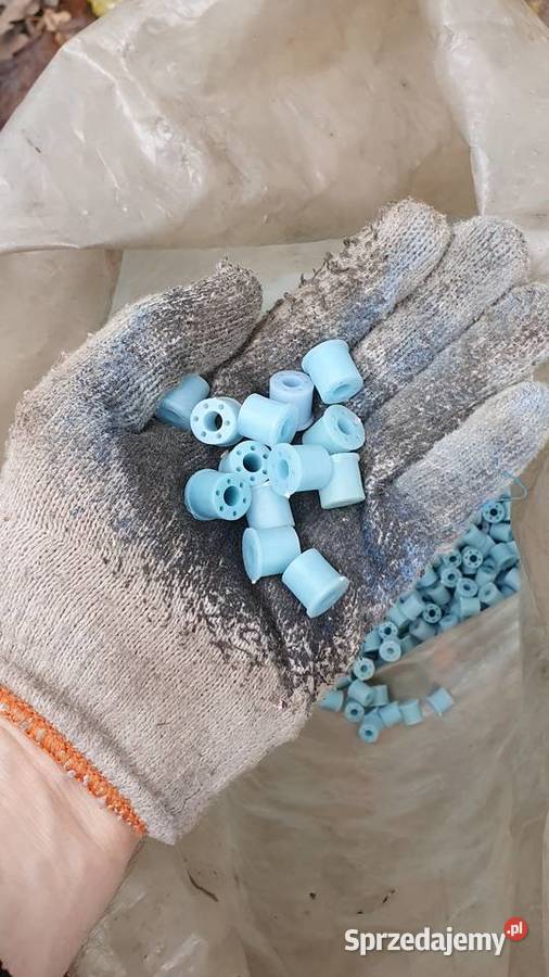 Plastikowe małe nasadki różne kolory 2 worki Warszawa