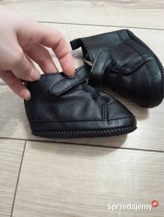 Czarne buciki niechodki chłopca Kłodawa sprzedam