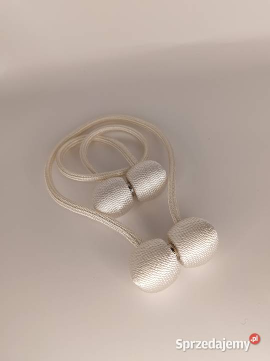 Magnetyczne upięcie do zasłon i firan białe pomorskie