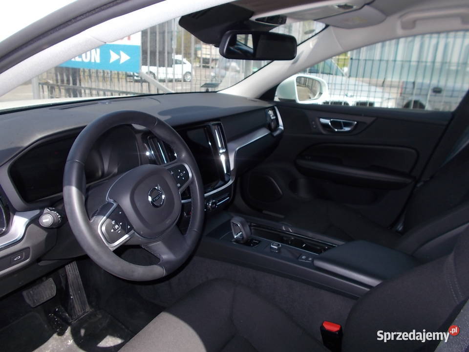 VOLVO V60 B3 20 benz hybryda Automat salon komputer pokładowy V60 Dębica sprzedam