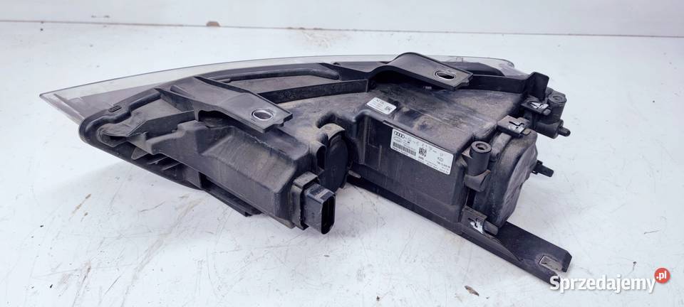 REFLEKTOR PRAWY ZWYKŁY AUDI Q3 8U 8U0941004N UK