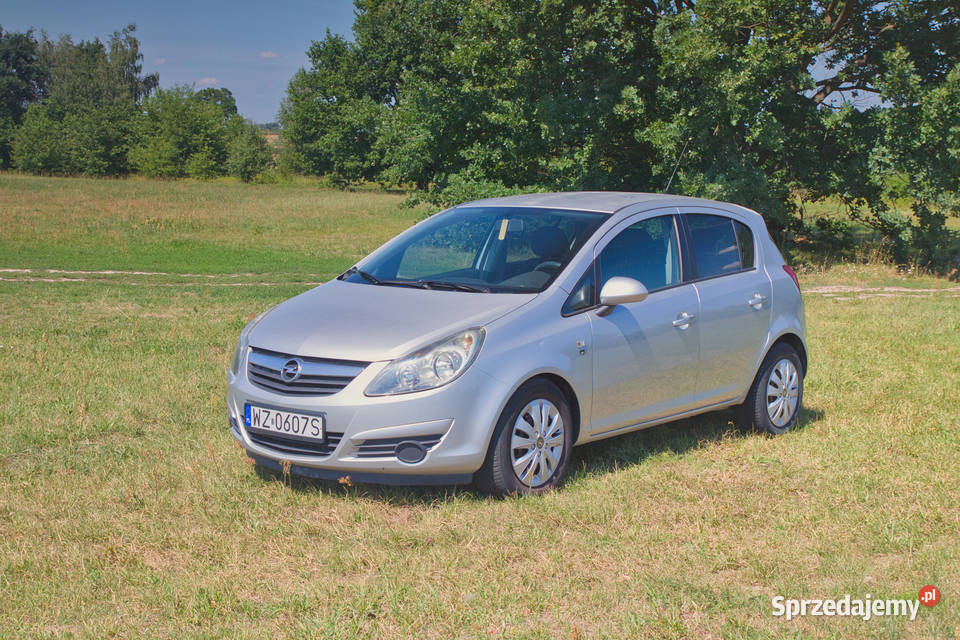 Opel Corsa D 2010 12 63kW 86 Salon wersja 100th manualna Błonie