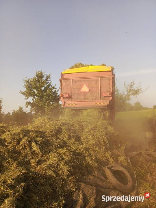 Przyczepa samozbierająca Strautmann Super Koło