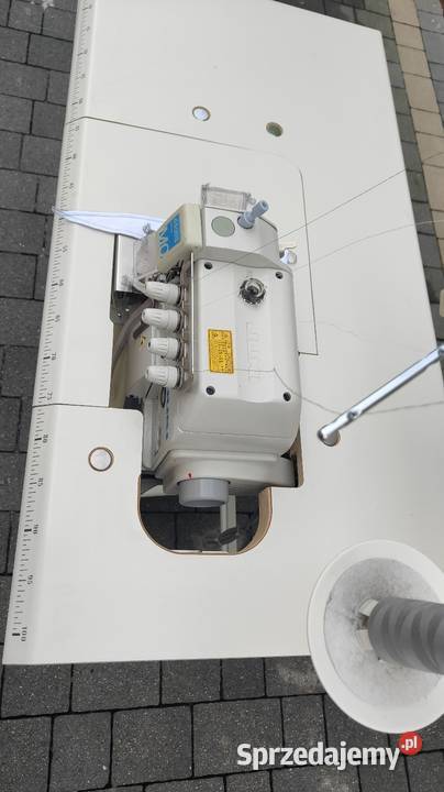 Maszyna krawiecka owerlok juki 4 nitkowy Produkcja Podrzecze