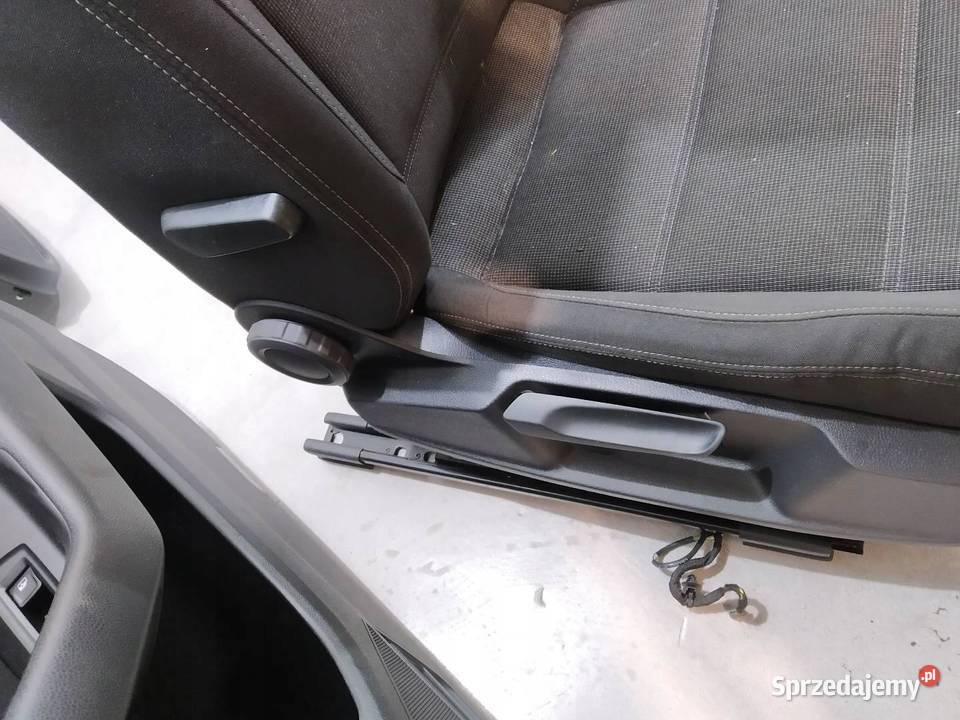 FOTELE KANAPA BOCZKI PÓŁELEKTRYCZNE KOMBI KPL Rok produkcji 2015 Fotele i kanapy