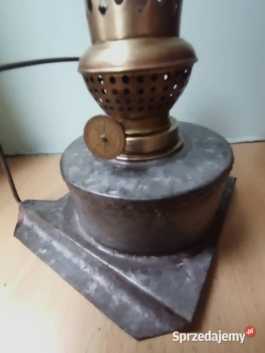 Stara lampa kolejowa na nafte Kraków