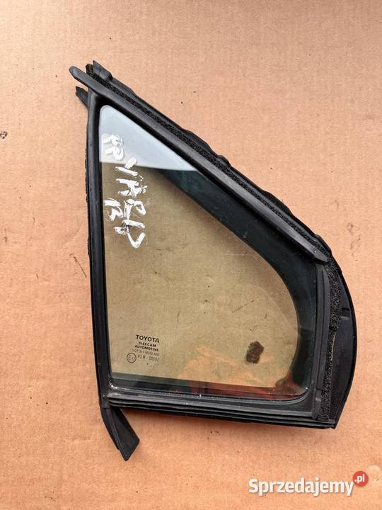 Mała szyba drzwi prawy przód Toyota Yaris III