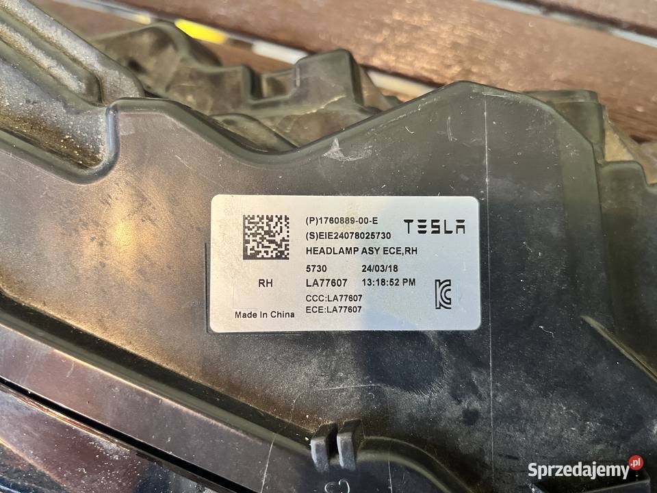 LAMPA PRAWA PRZÓD TESLA MODEL 3 HIGHLAND EUROPA Luboń