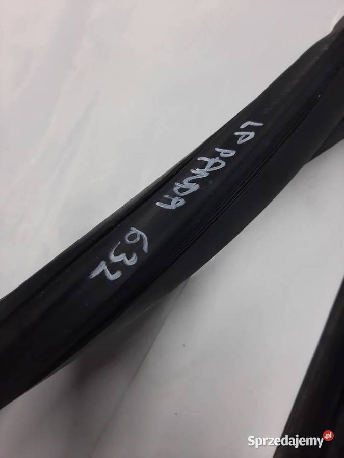 Fiat Panda uszczelka szyby z drzwi lewa przednia