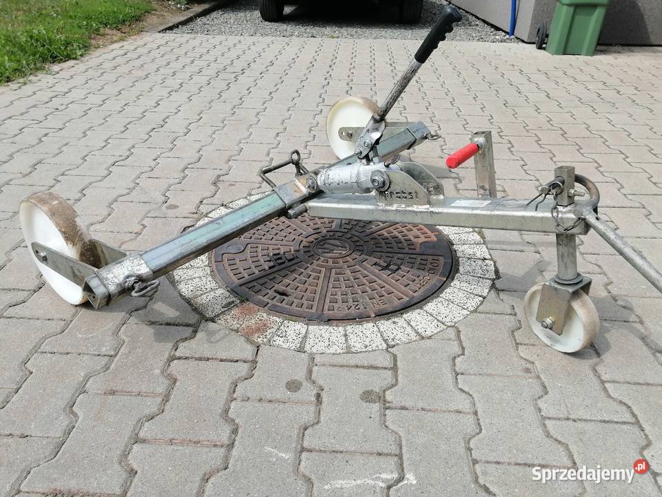 Hydrauliczny chwytak do pokryw studziennych Cieszyn