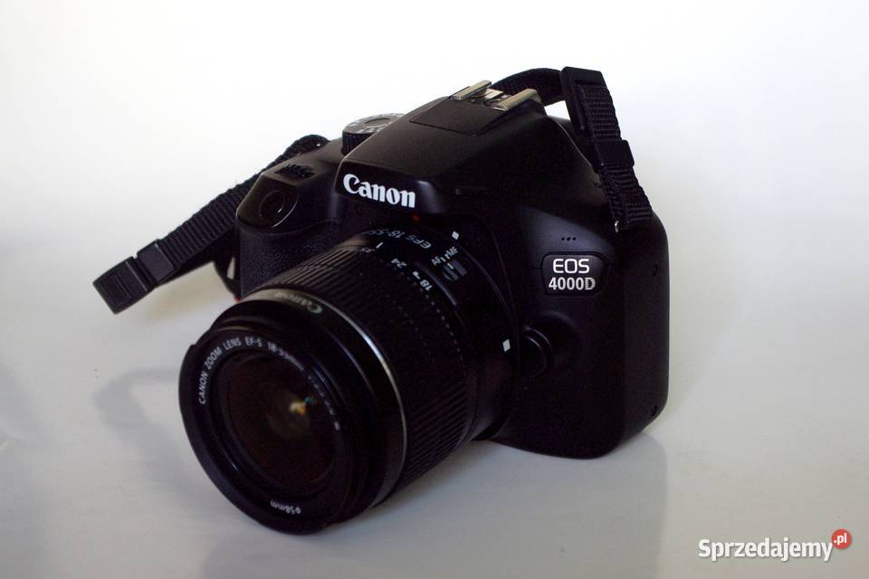Canon eos 4000D z obiektywem i torbą na aparat mazowieckie Łomianki