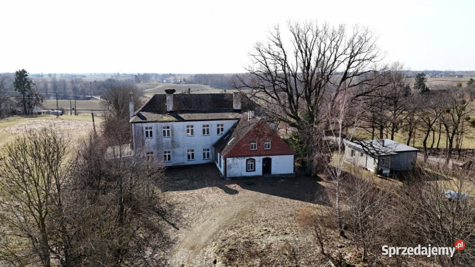 Stara Szkoła na Mazurach asfalt warmińsko-mazurskie Boćwinka