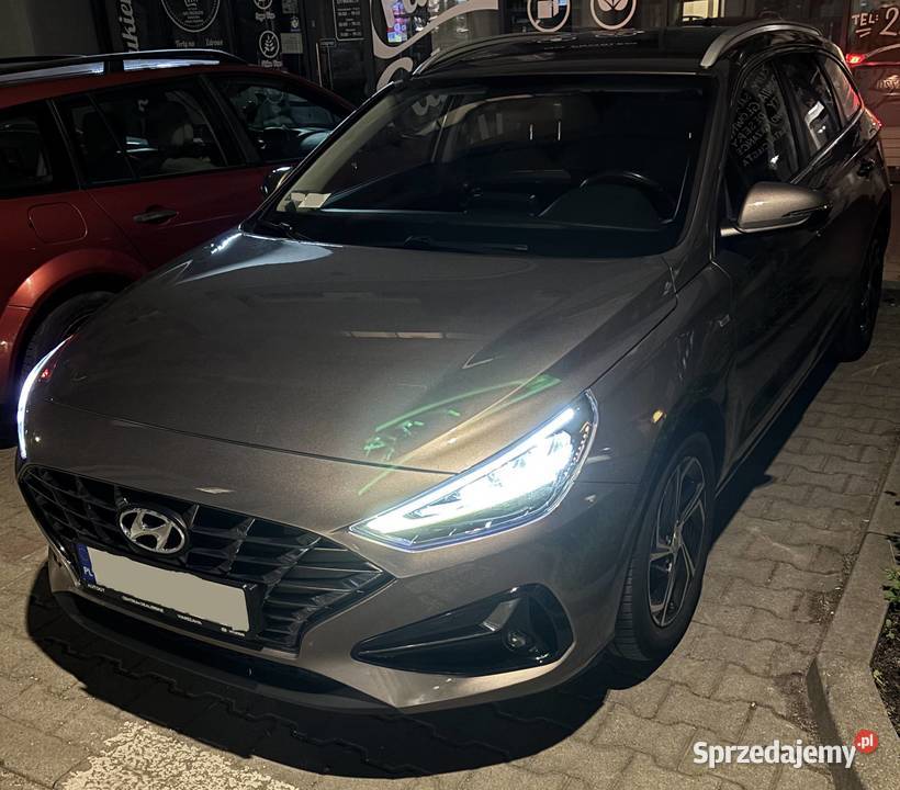 Szybkie pojemne kombi dodatkiHyundai i30 wagon15 i30