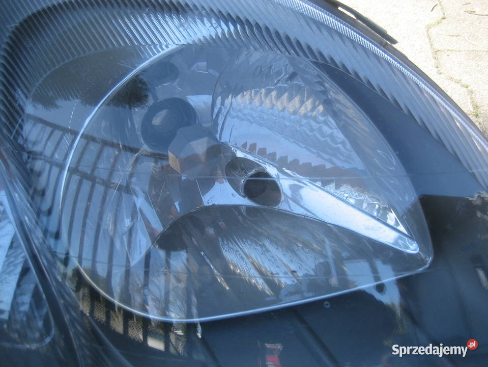 toyota yaris i 0004r lampa przód prawa 89006861 osobowe Rakoniewice