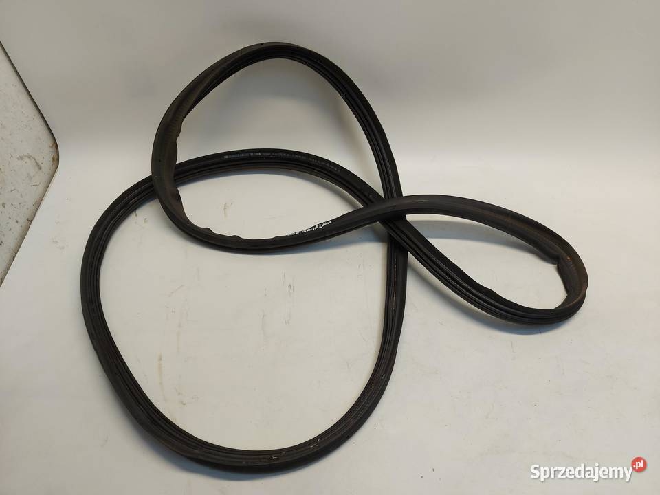 Mercedes EQA 250 W243 USZCZELKA KLAPY BAGAŹNIKA