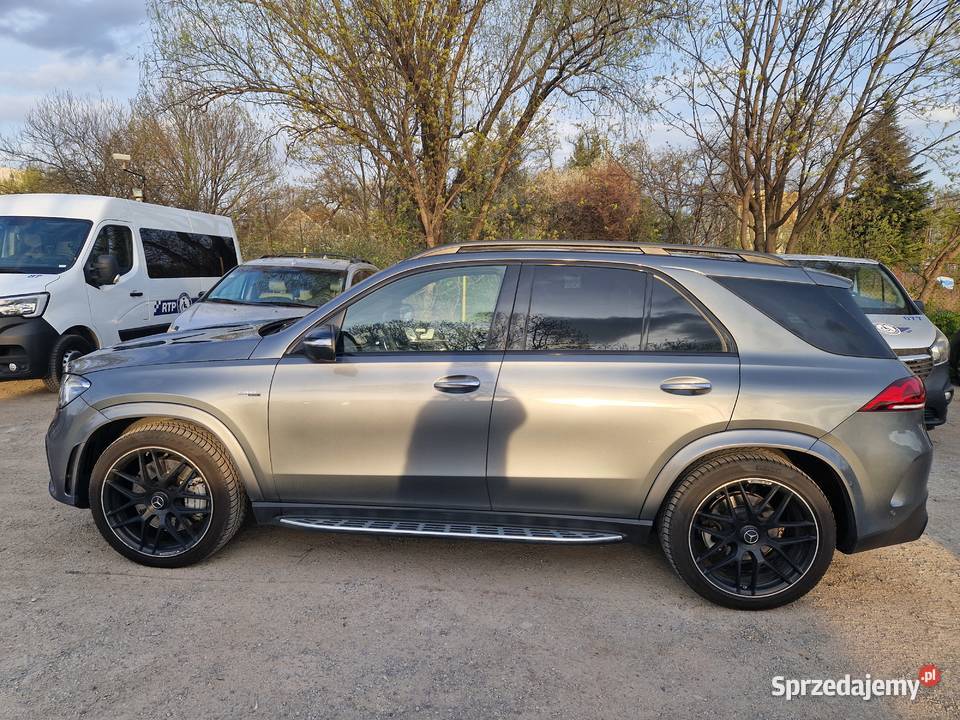 Syndyk sprzeda samochód osobowy MercedesBenz GLE