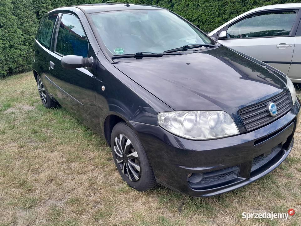 Fiat Punto 12 benzyna 60 2004r z de klima czarny Wronki sprzedam
