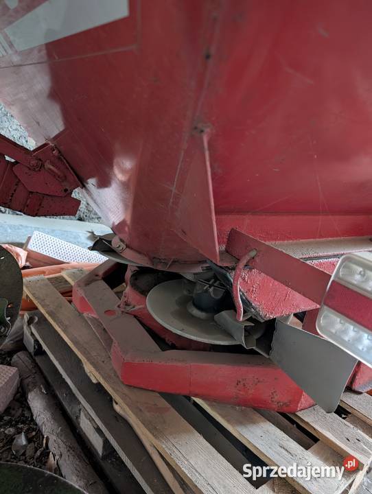 Rozsiewacz Rauch 1200 nieuszkodzony dolnośląskie Jaksonów sprzedam