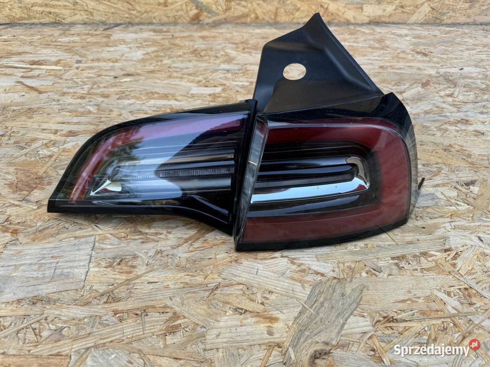 Lampa w błotnik tył prawa rh tesla 3 III Y