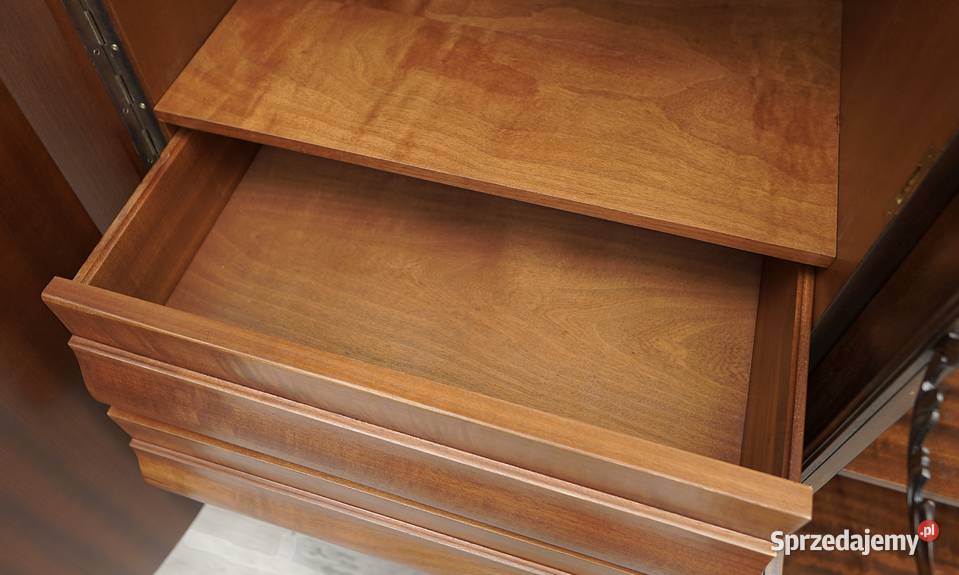 Zabytkowa biblioteka z lat 40tych w stylu wielkopolskie