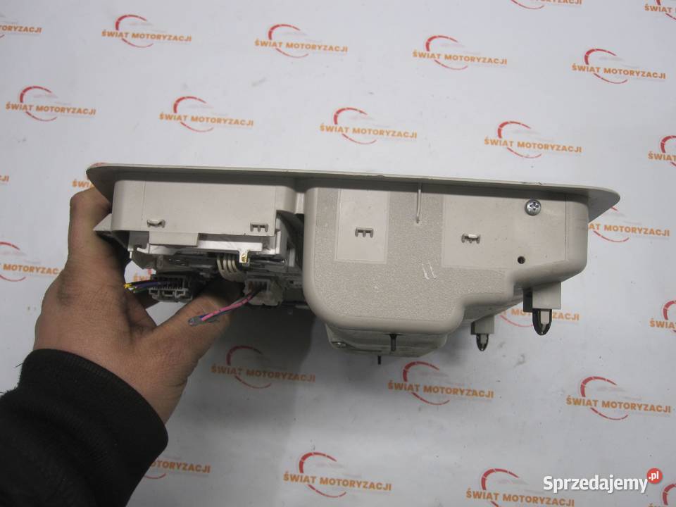 NISSAN LEAF I 11r lampka podsufitki NF12J1G