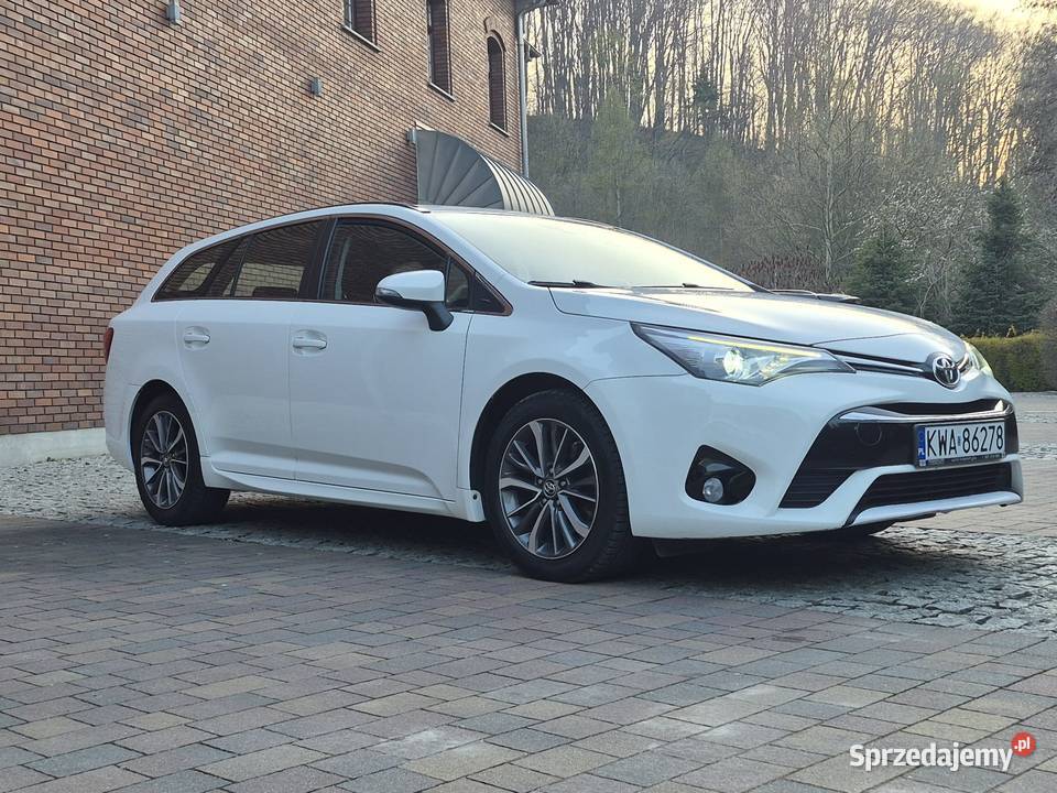 Toyota Avensis 2016 Premium 208k zadbana VAT23 Mucharz