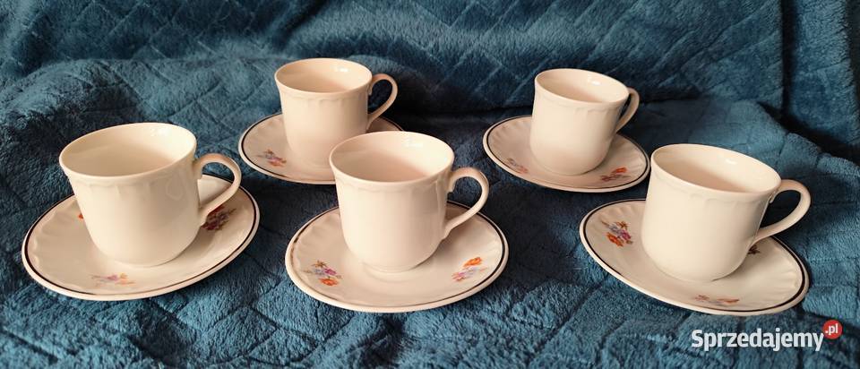 Małe filiżanki do espresso z Zakładów Porcelany Sosnowiec