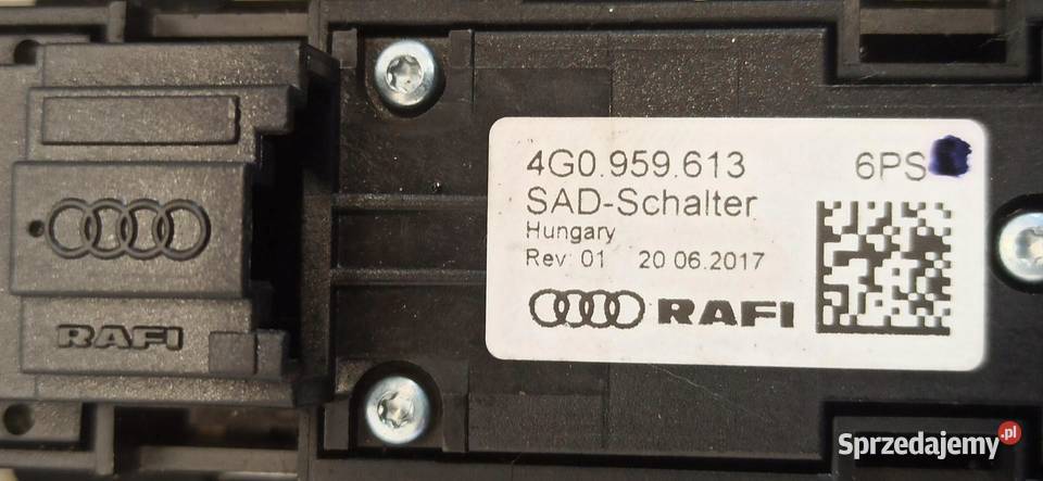 AUDI A7 4G LAMPKA PODSUFITKI 4G0947135D osobowe sprzedam