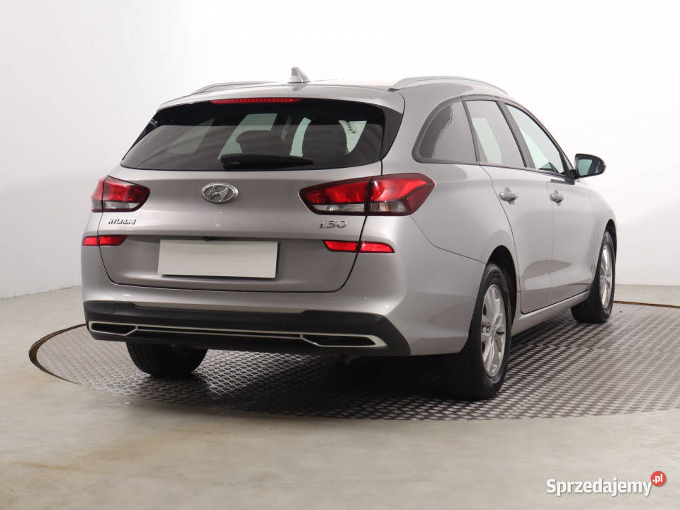 Hyundai i30 10 TGDI relingi dachowe