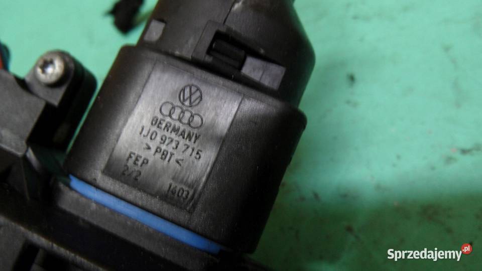 VOLKSWAGEN CADDY III 10r zamek drzwi prawy przód świętokrzyskie