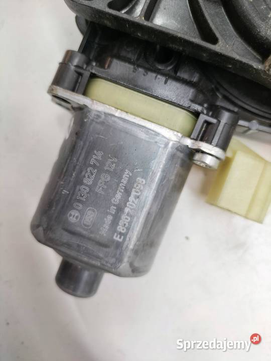 MECHANIZM SZYBY PRAWY TYŁ SEDAN 0130822714 Skoda