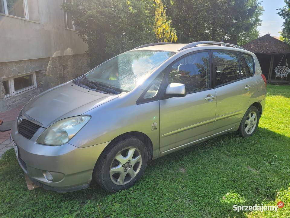 Toyota corolla verso Krasne