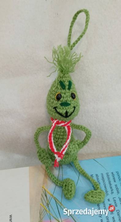 Grinch wykonany na szydełku brelok zawieszka