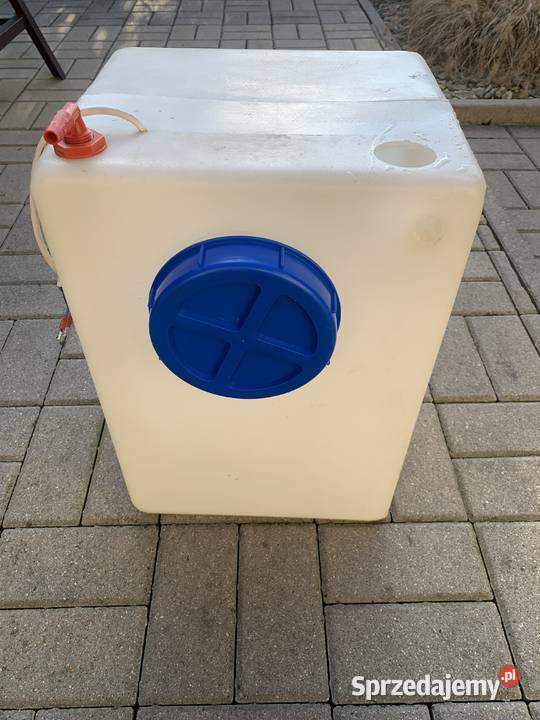 Zbiornik na wodę 30L z pompką używany Pleszew sprzedam