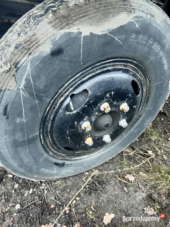 Sprzedam opony Stomil z felgami 825R20 4 sztuki Świecie