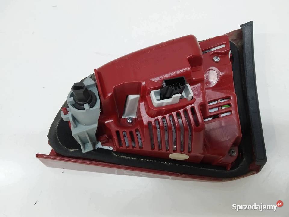 LAMPA TYŁ W KLAPĘ LEWA KOMBI LIFT 8K9945093E świętokrzyskie