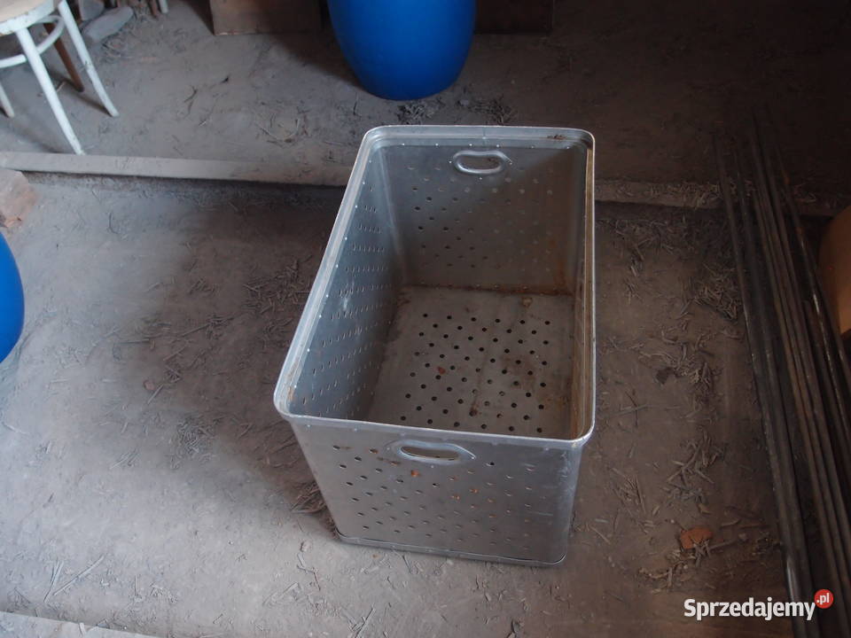 Pojemniki aluminiowe duże 4 Plastikowy duży 1 Łódź