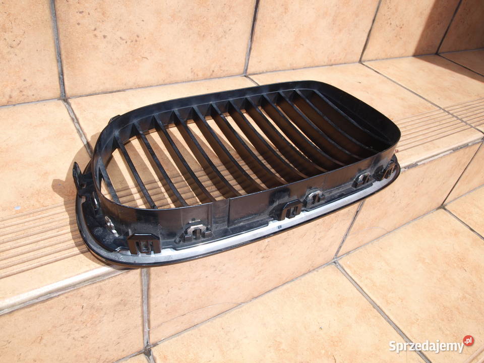 BMW 7 F01 F02 grill atrapa przód prawa czarny Kalisz