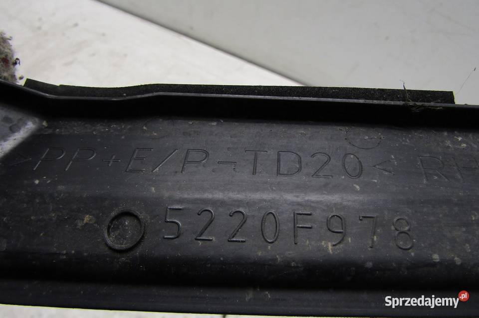 WYGŁUSZENIE BŁOTNIKA PRAWY PRZÓD MITSUBISHI Pozostałe