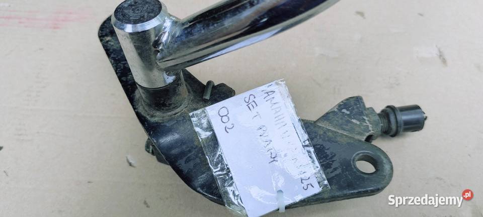 Yamaha Virago 125 podnóżek set prawy przód