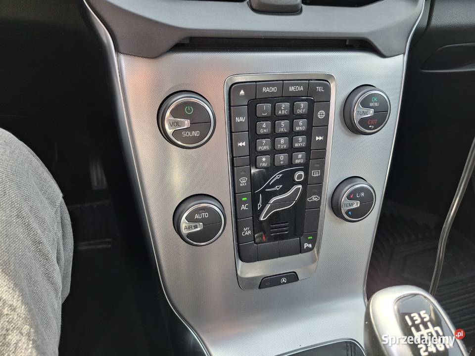Volvo v40 2017 super stan manualna V40 Miłosław