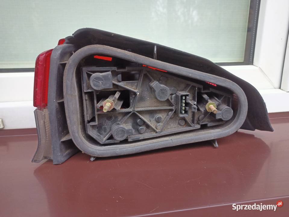Peugeot 106 lampa tył tylna prawa wkład oprawka Sieradz