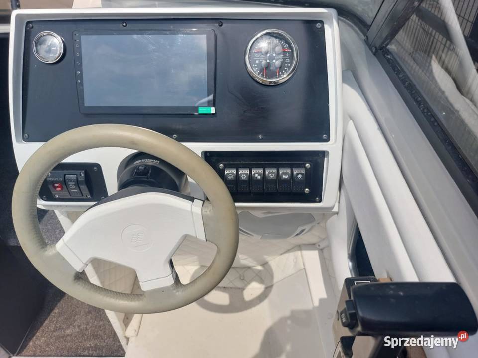 Motorówka Four Winns Sundowner 205 remoncie Radzymin