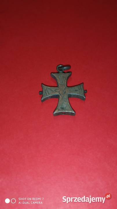 Srebrny stary krzyżyk relikwiarzowy