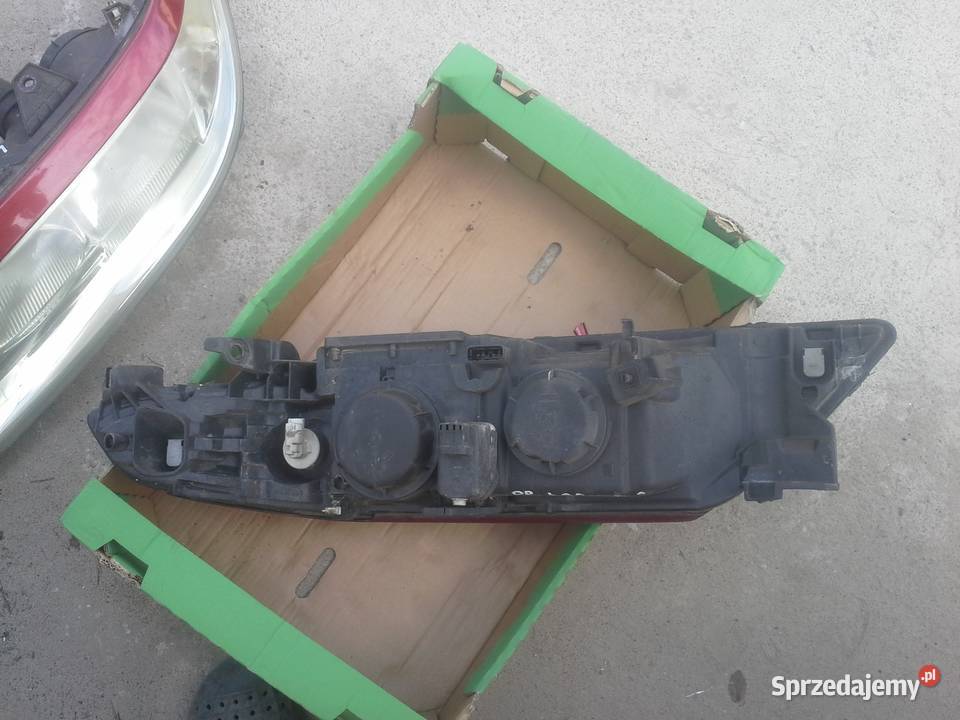 lampa przód Renault Laguna 2 19 dci 2003r kombi lampy przednie Dębno