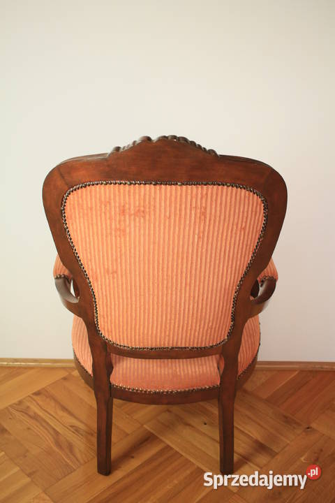 Pięknie zdobiony fotel klasyczny Stoły, krzesła, biurka śląskie Pszczyna