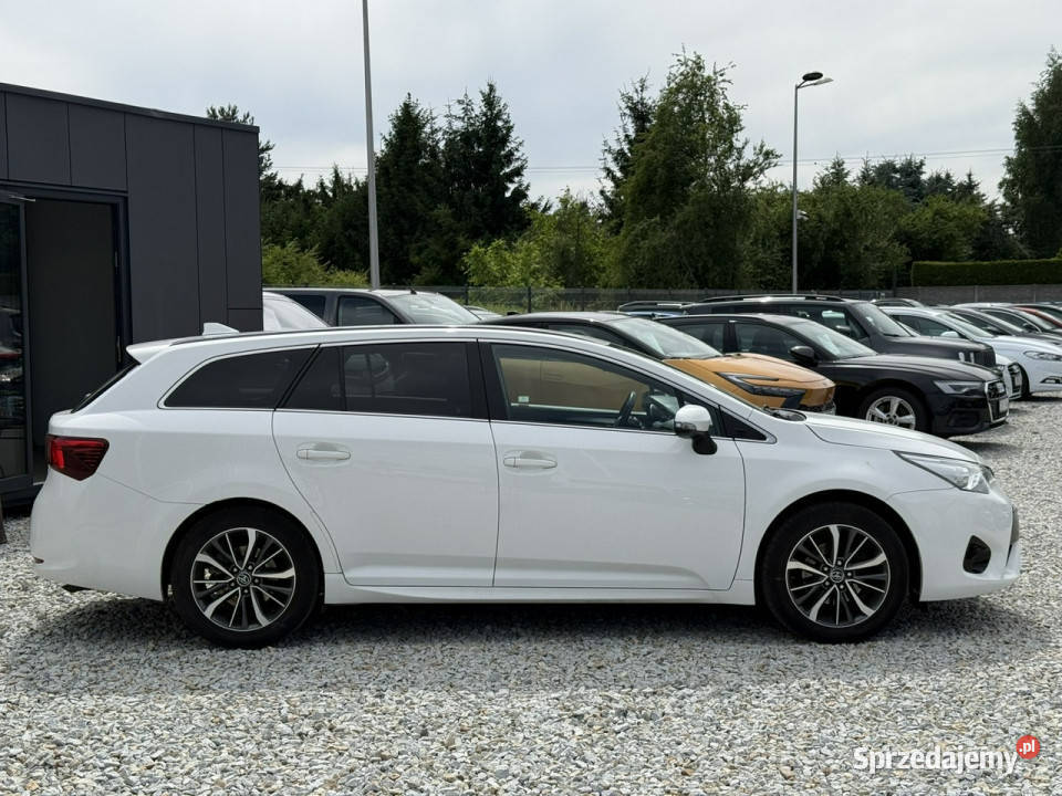 Toyota Avensis 16 D4D 112 2015r kamera navi Avensis Wrocław